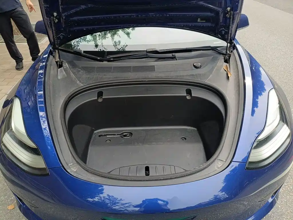 Фото 11 - Tesla Model 3