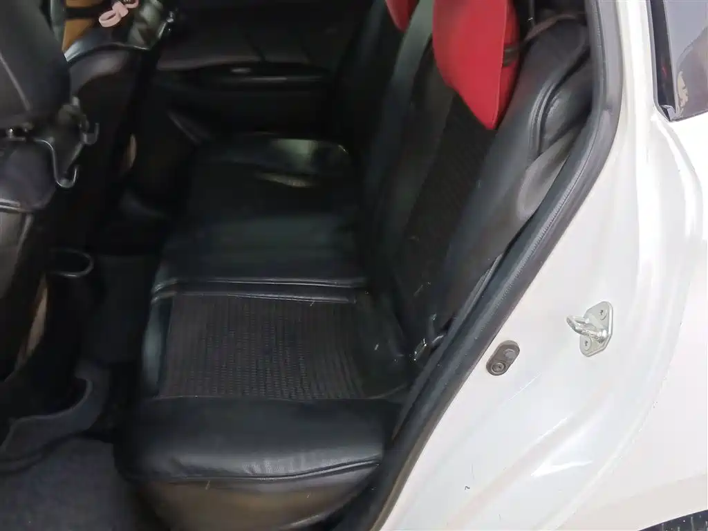 Toyota YARiS L Zhi Xuan 2016 Facelift 1.5G CVT Sunroof Edition фото 17