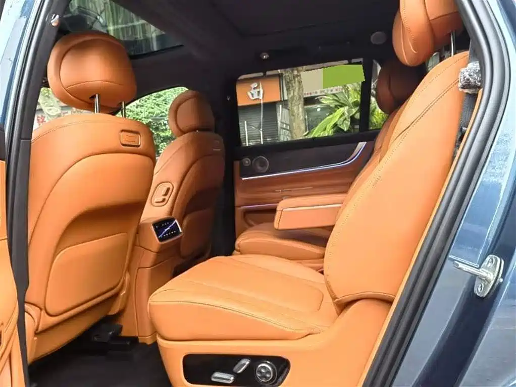 AITO Wenjie AITO M9 2024 Extended Range Ultra 42kWh 6-Seater фото 6