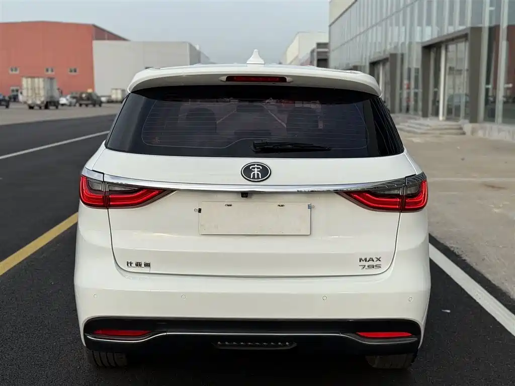 BYD Song MAX New Energy 2019 DM 1.5T Smart Connect Advance 7-seater China V фото 4