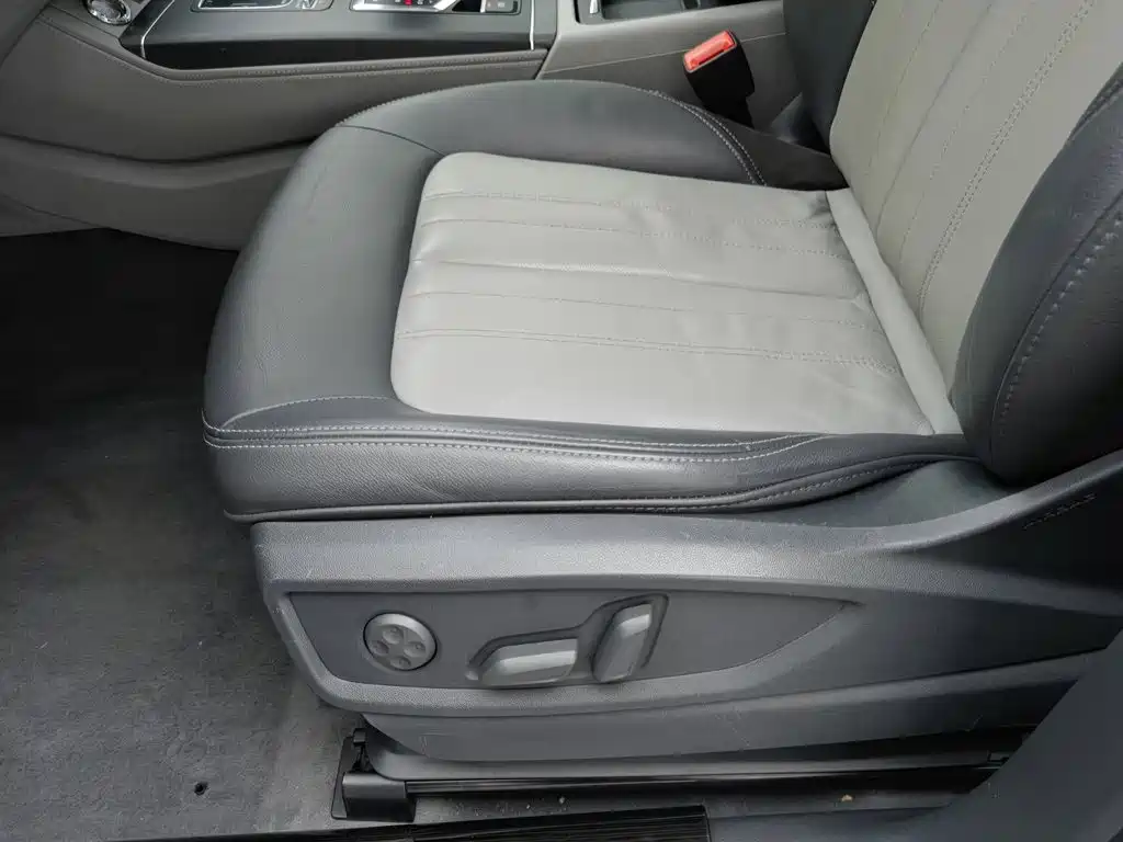 Фото 20 - Audi Q5L