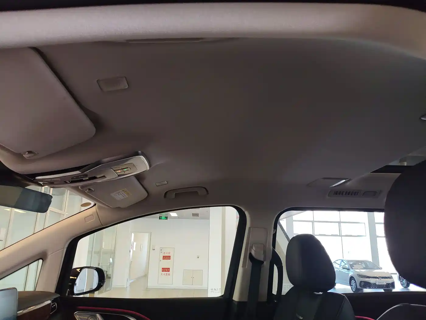 Hongqi HQ9 PHEV 2024 Model 2.0T AWD Luxury Edition фото 25