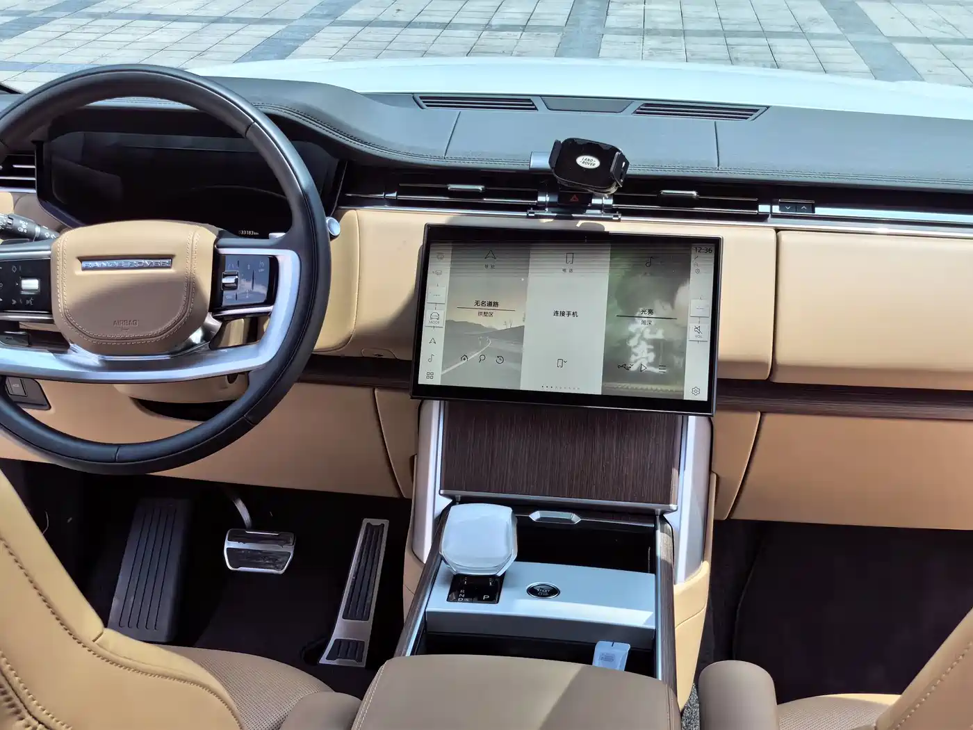Land Rover Range Rover 2025 3.0 L6 360PS Golden Age Edition фото 16