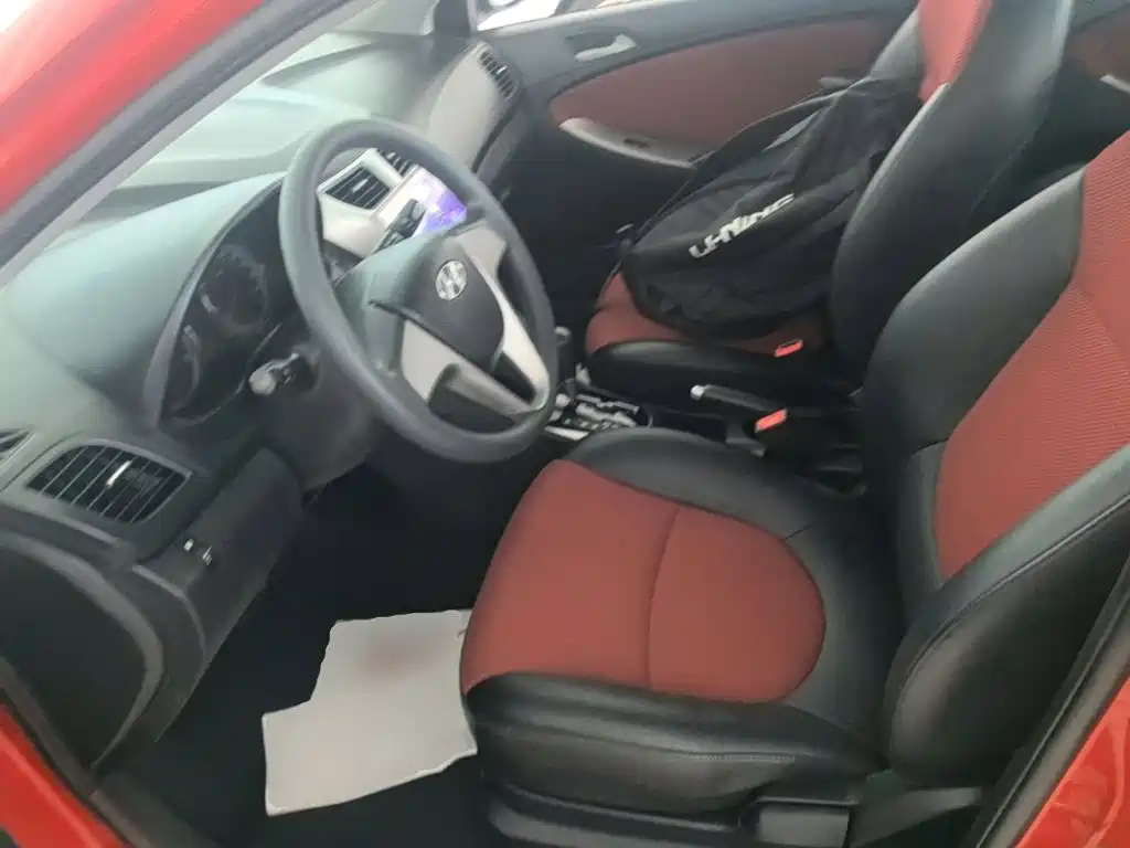 Hyundai Reina 2017 2016 1.4L Automatic GLX Leading