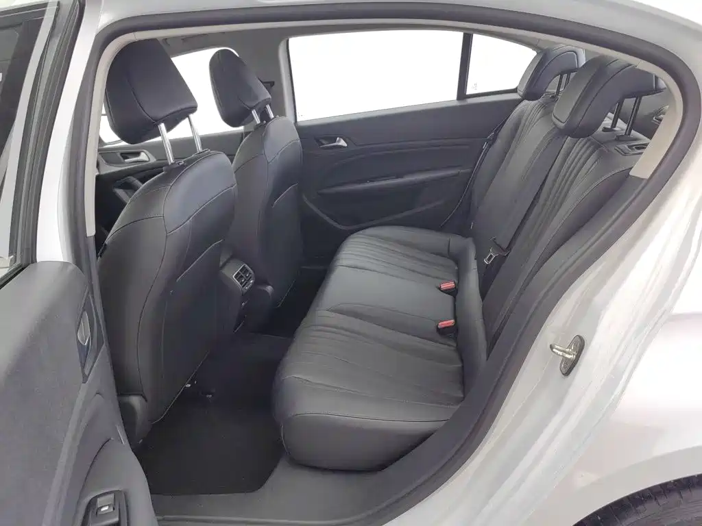 Peugeot 408 2024 2022 1.6T Light Chaser Edition