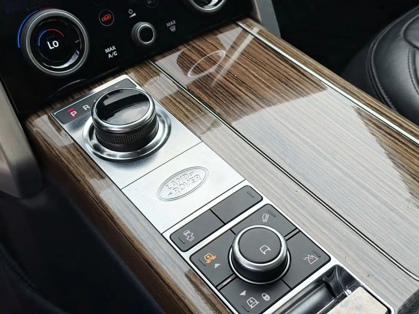 صورة 10 - Land Rover Range Rover