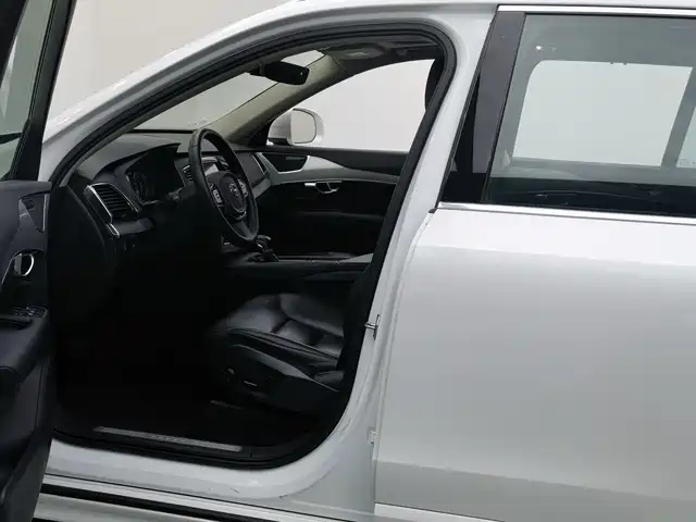 Фото 5 - Volvo XC90