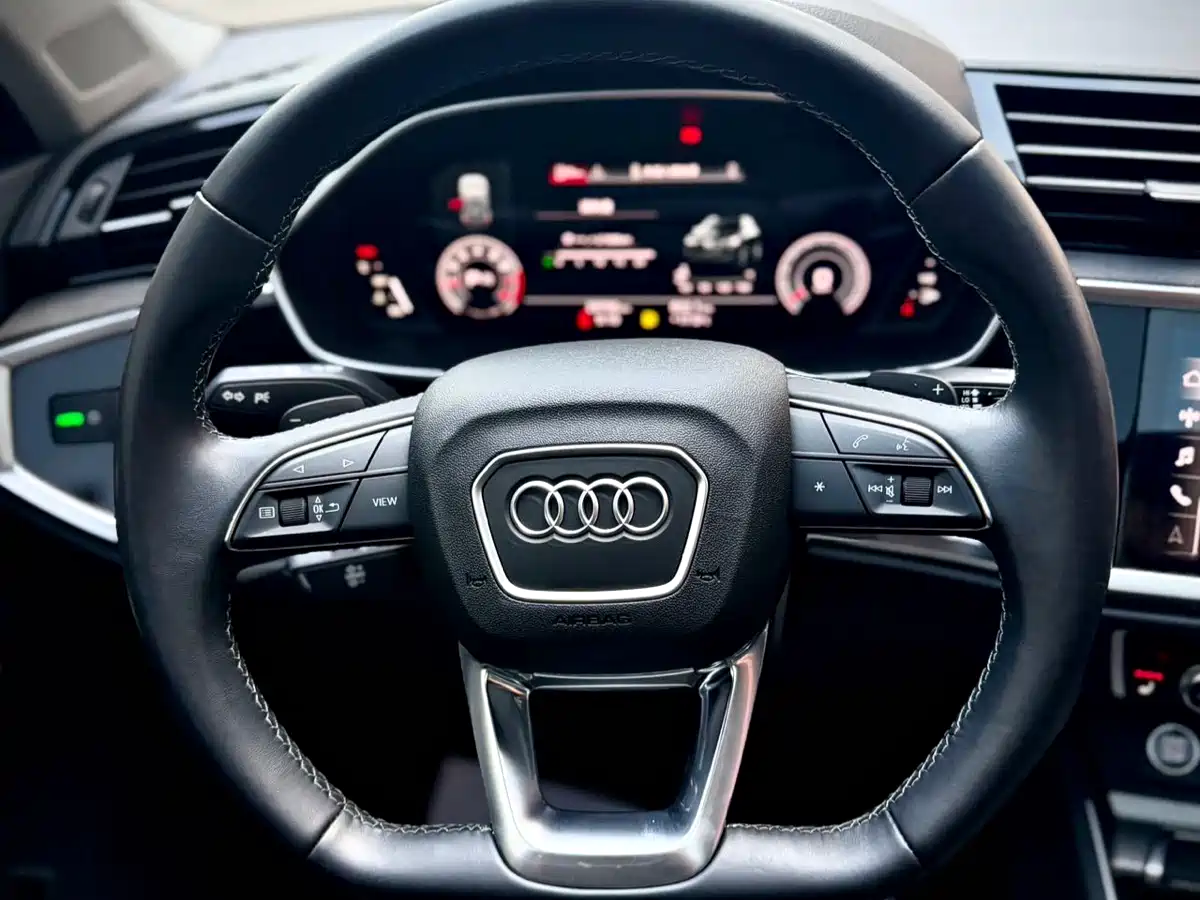 Audi Q3 2023 35 TFSI Fashion Dynamic (1.4T) фото 23