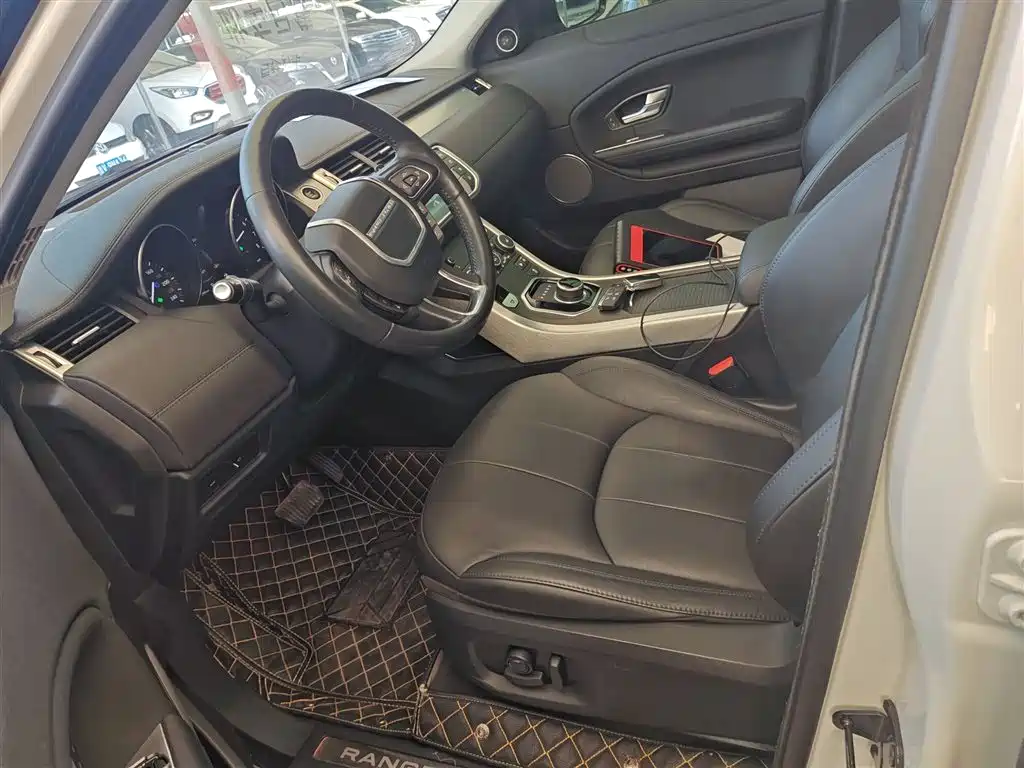 Land Rover Range Rover Evoque 2017 2.0T British Style Edition фото 15