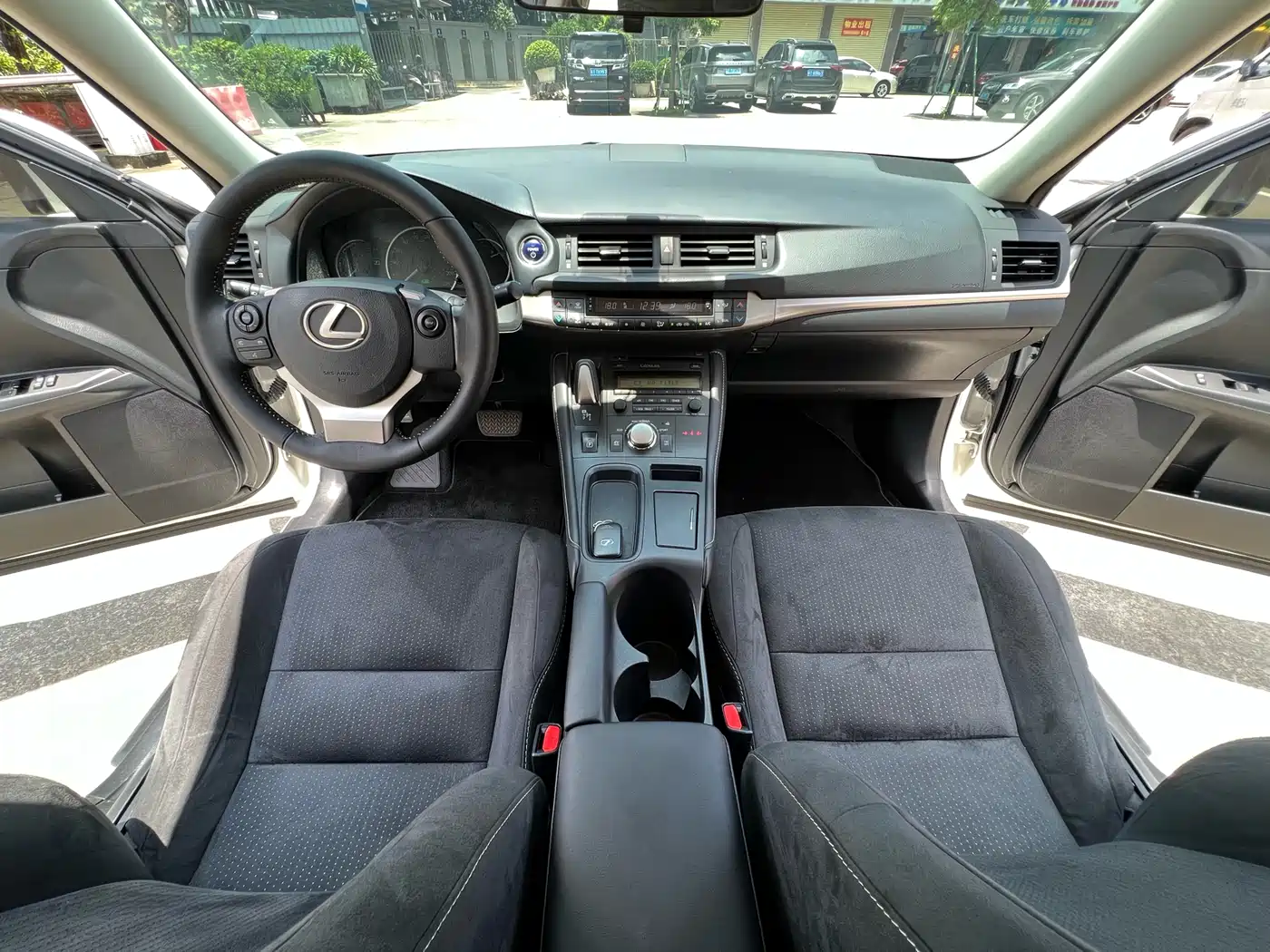Lexus CT 2017 CT200h Elite Edition Monochrome China V фото 14