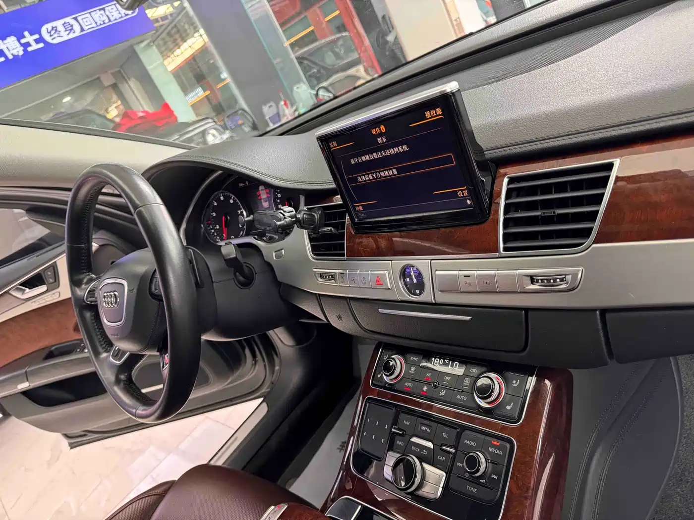 Audi A8 2013 A8L 45 TFSI quattro Luxury фото 12