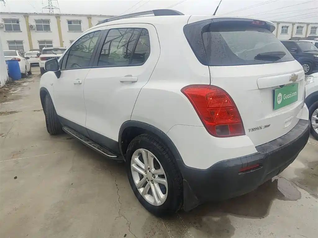 Chevrolet Trax 2016 1.4T Automatic 2WD Comfort Sunroof Edition фото 5
