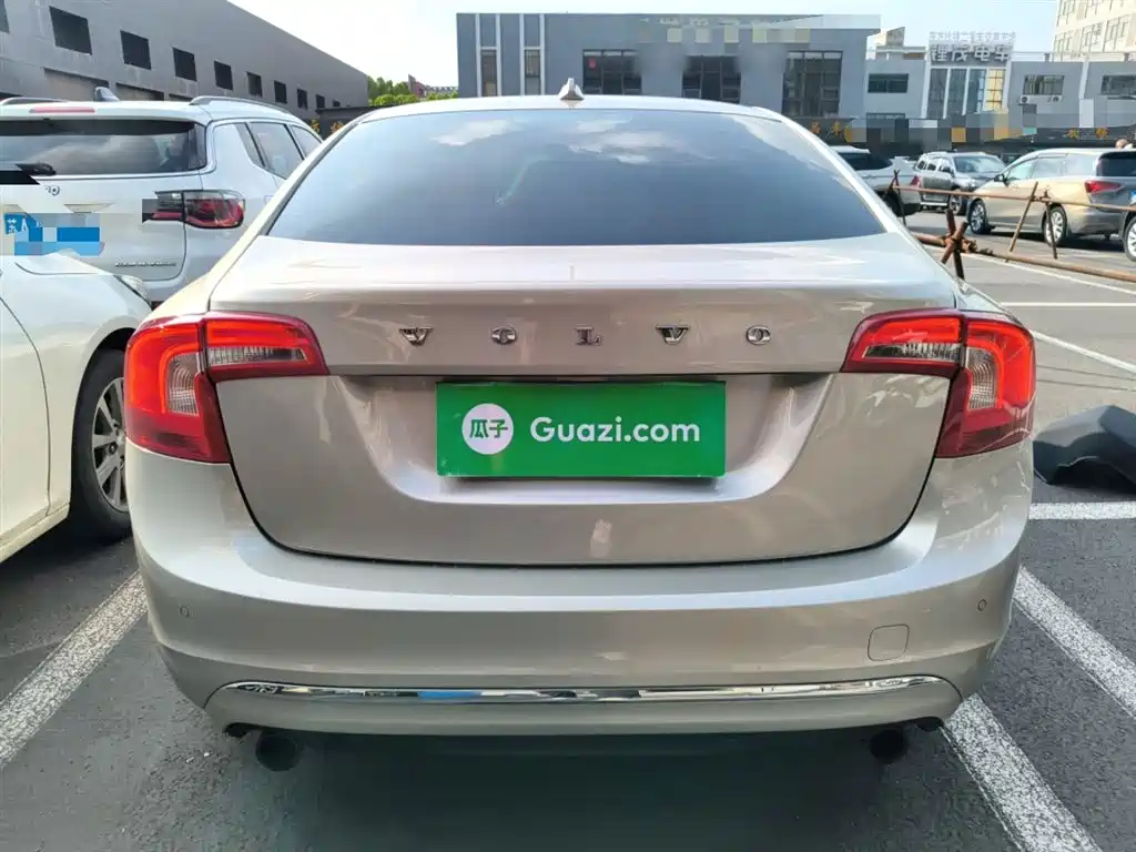 VOLVO S60