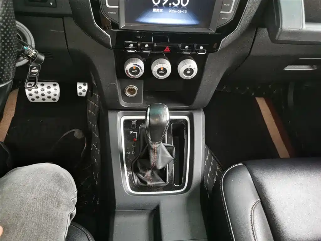 BAIC ORV Beijing Offroad BJ40 2016 Model 40L 2.3T Automatic 2WD Premium фото 14