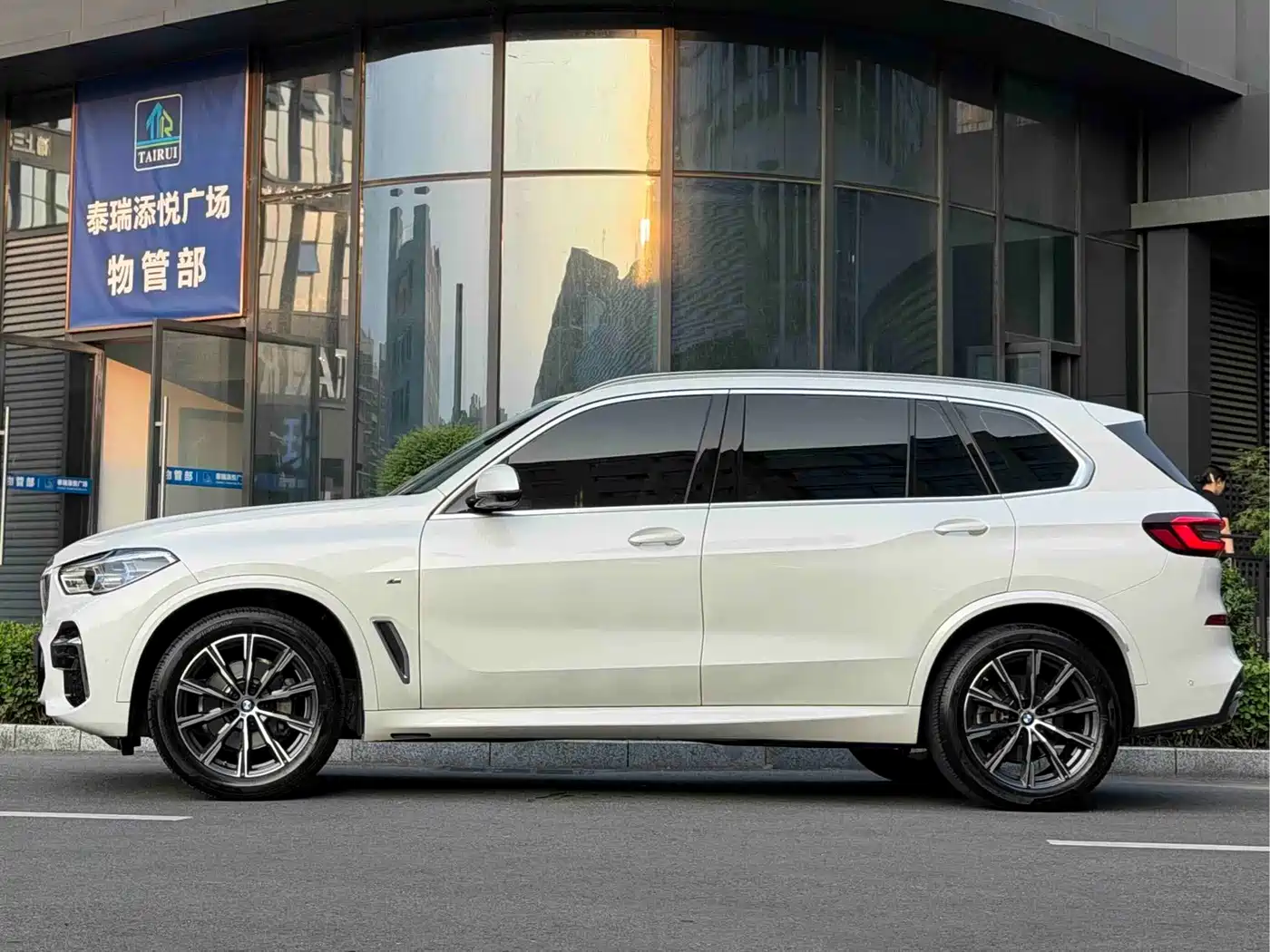 BMW X5 2022 2022 Facelift xDrive 30Li Premium M Sport Package