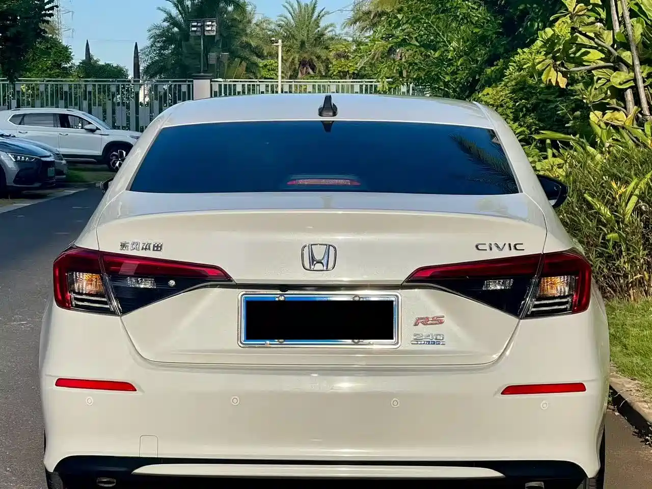 Фото 8 - Honda Civic