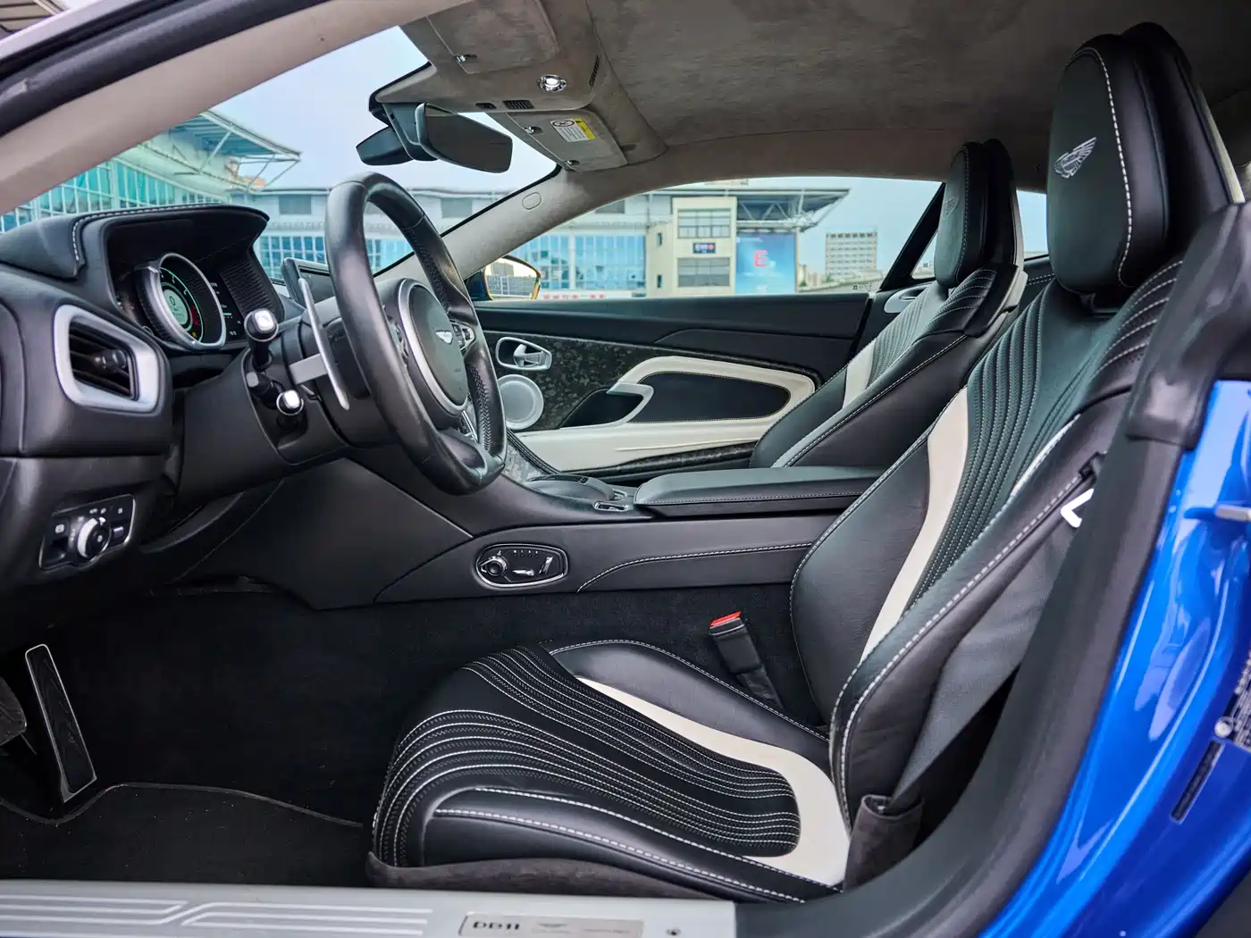 Aston Martin DB11 2021 2019 Model 4.0T V8 Coupe