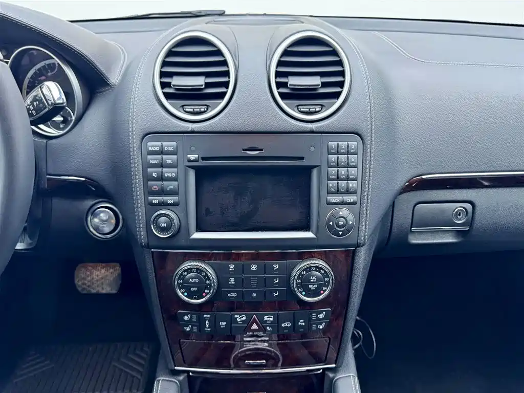 Mercedes-Benz GL-Class фото 14