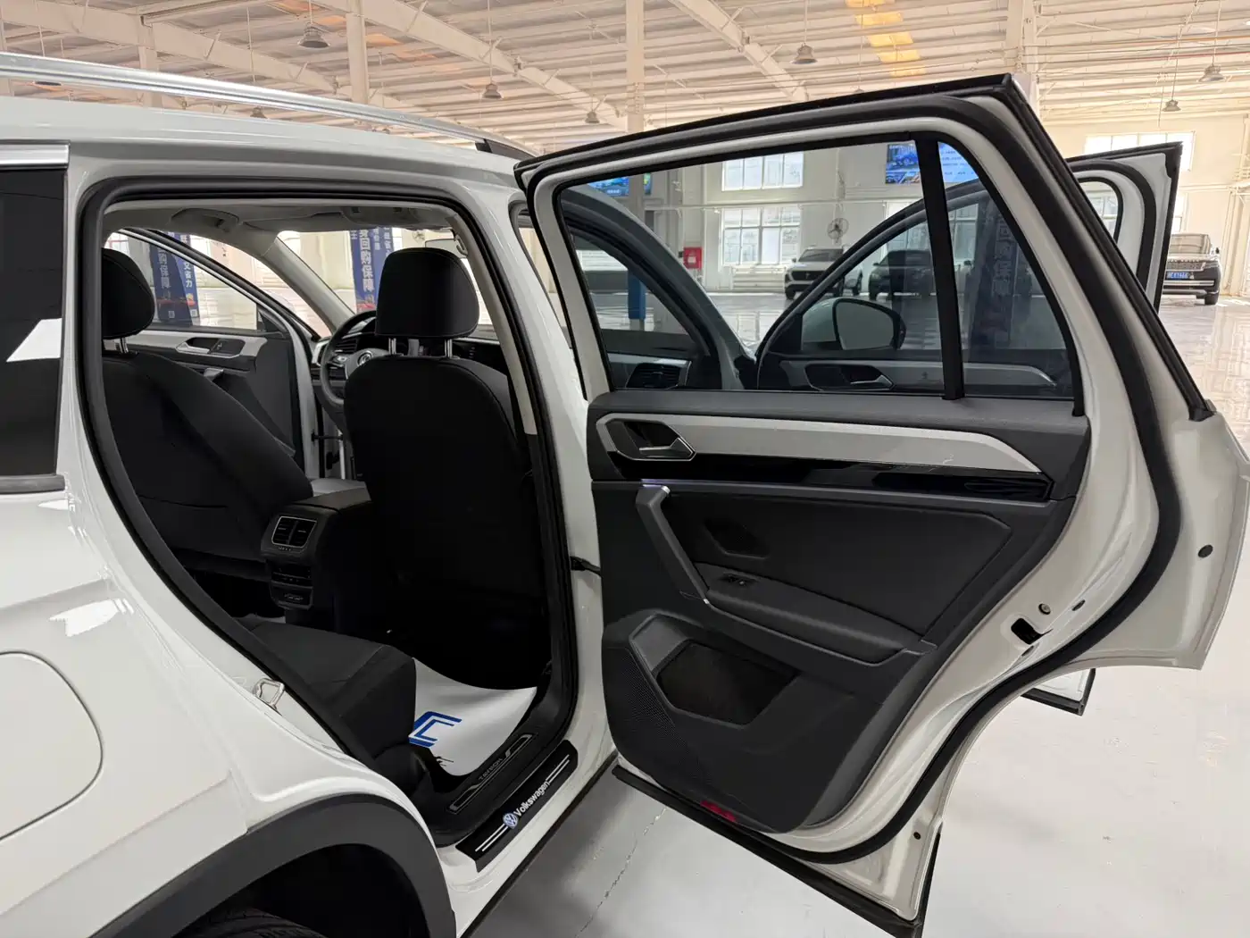 Volkswagen Tayron 2022 330TSI 2WD Luxury Smart Connect Edition фото 14