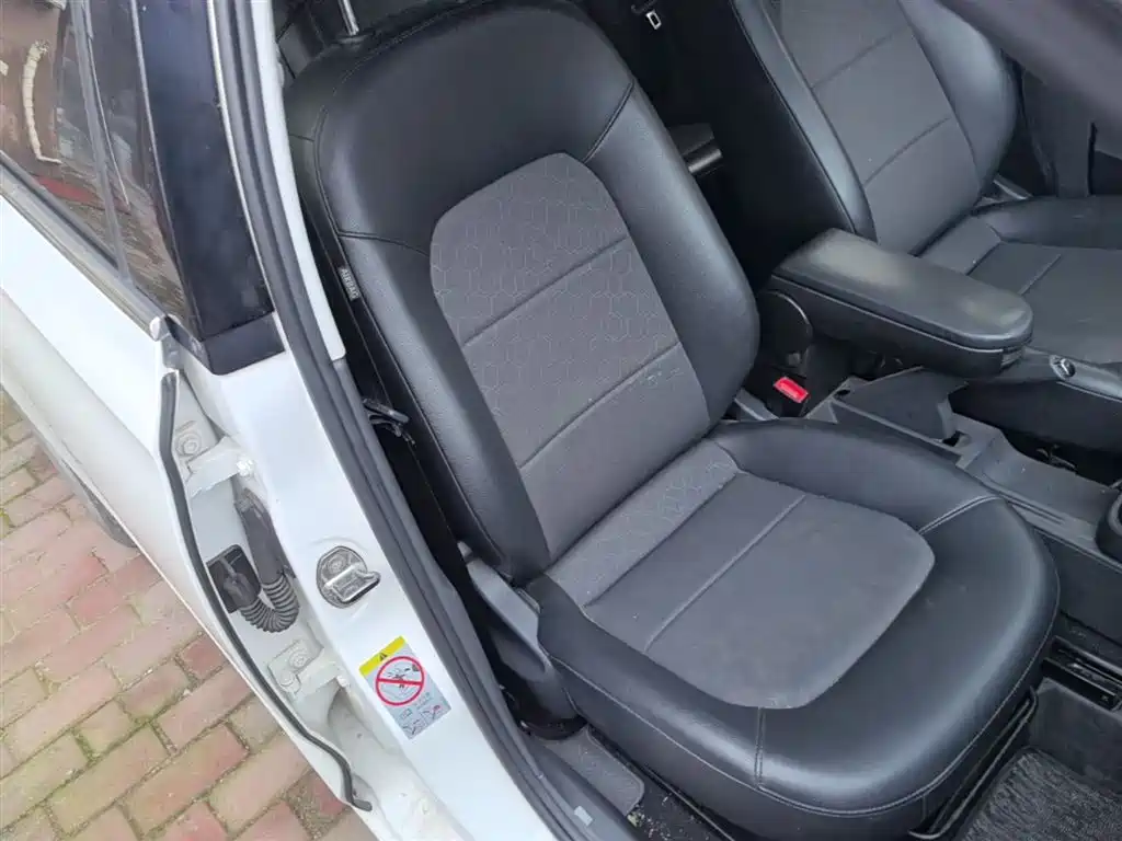 Volkswagen Santana 2013 1.6L Manual Comfort Edition фото 25