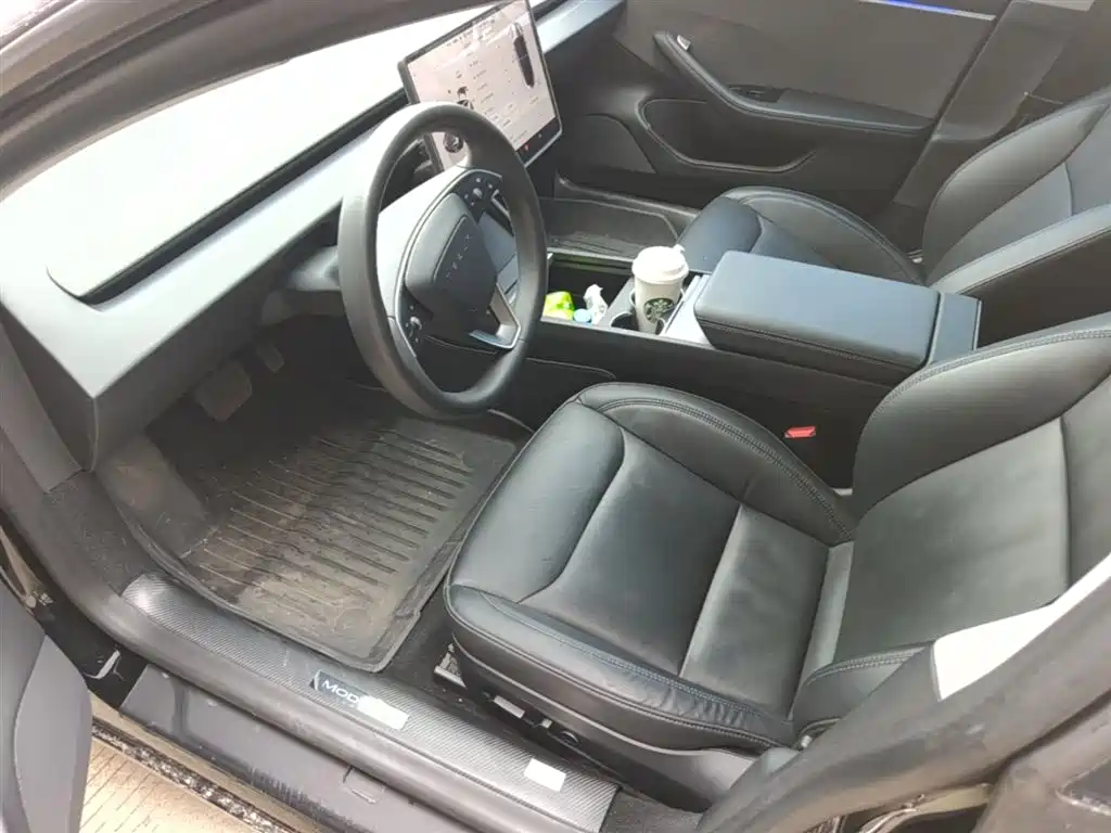 Фото 15 - Tesla Model 3
