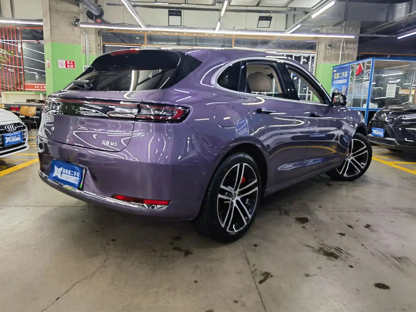 AITO Wenjie AITO M5 2025 Extended Range Ultra AWD фото 4