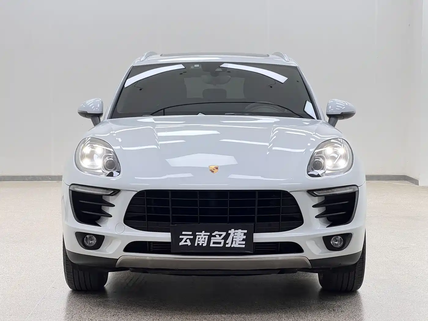 Porsche Macan 2017 Macan 2.0T фото 2