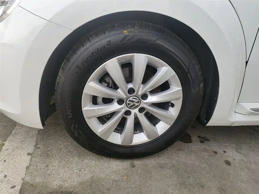 Volkswagen Beetle 2015 180TSI фото 23