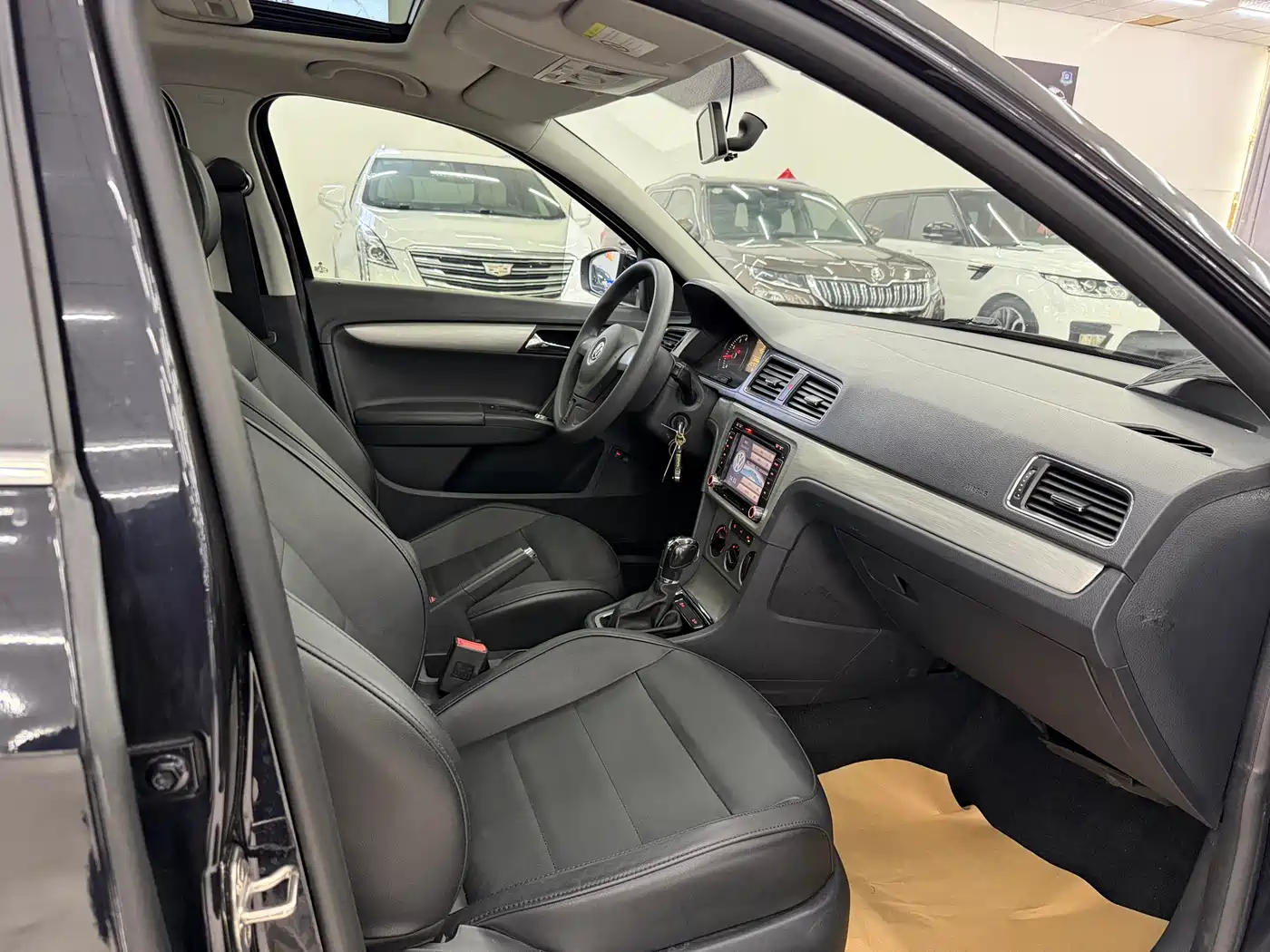 Volkswagen Lavida 2013 Facelift Classic 1.6L Automatic Comfort фото 7