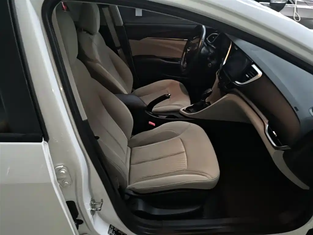 Buick Excelle 2015 18T Dual-Clutch Elite фото 25