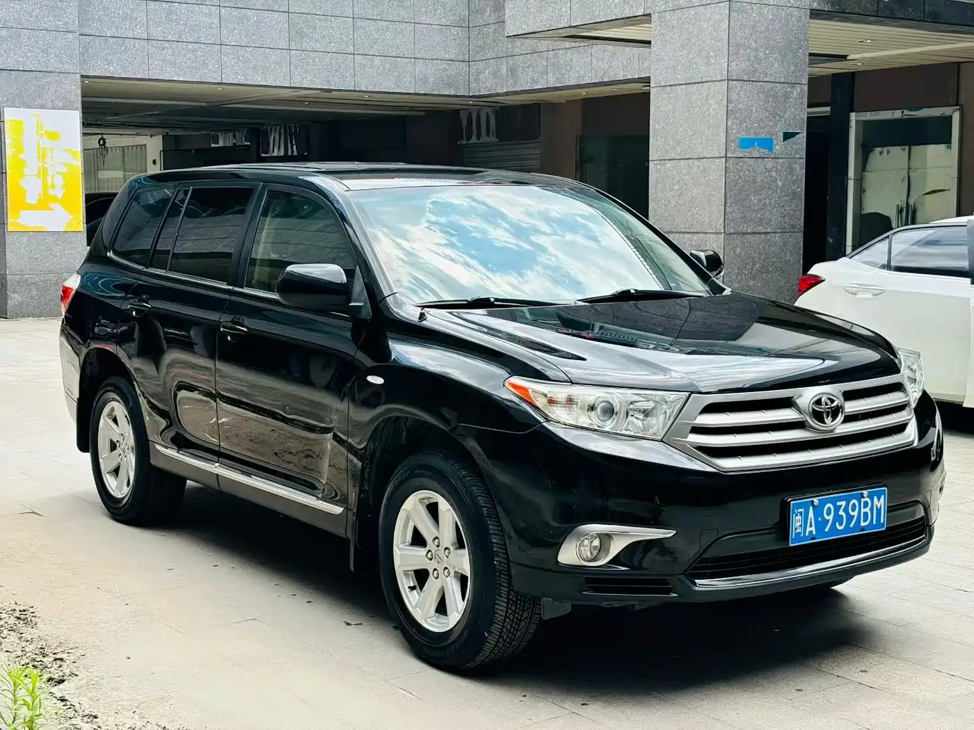 Toyota Highlander 2012 2.7L 2WD 5-seater Elite Edition фото 3