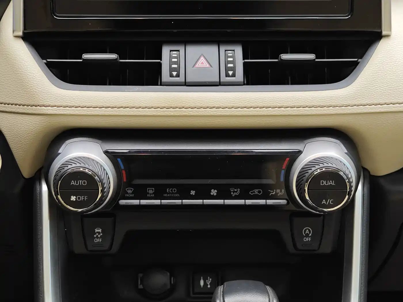 Toyota RAV4 Rongfang 2020 2.0L CVT 2WD Trend Edition фото 16