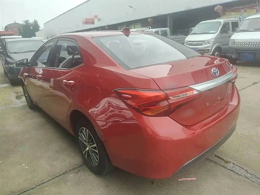 Toyota Levin 2016 Hybrid 1.8H GS E-CVT Elite Sunroof фото 5