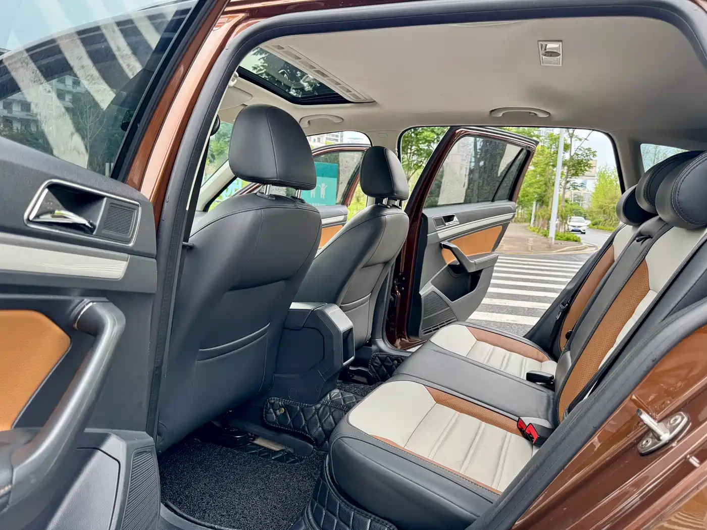 Volkswagen Gran Lavida 2017 230TSI DSG Luxury Edition фото 6