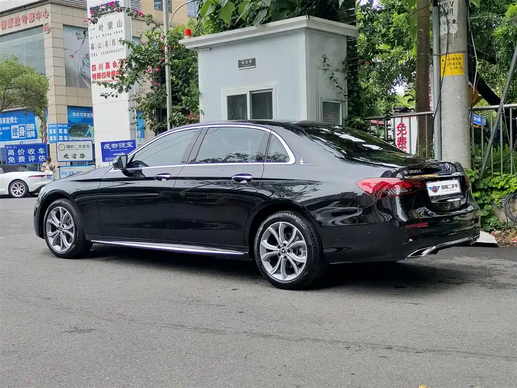 Mercedes-Benz E-Class 2022 E 300 L Sport Fashion фото 4
