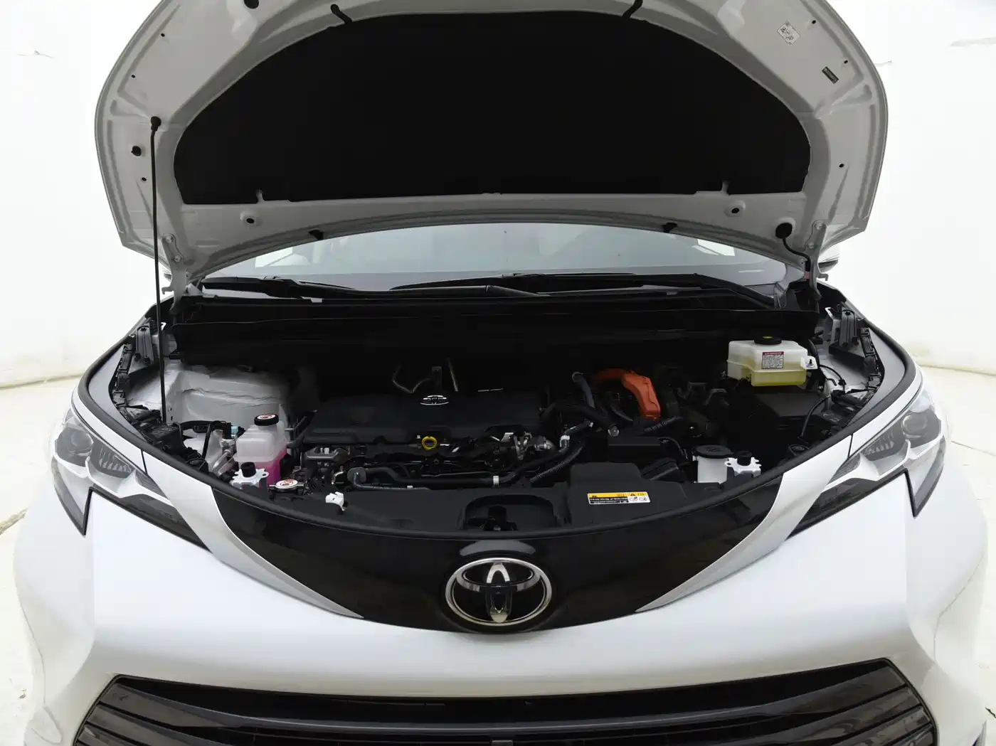 Toyota Sienna 2024 2.5L Hybrid 4WD Premium Edition фото 14