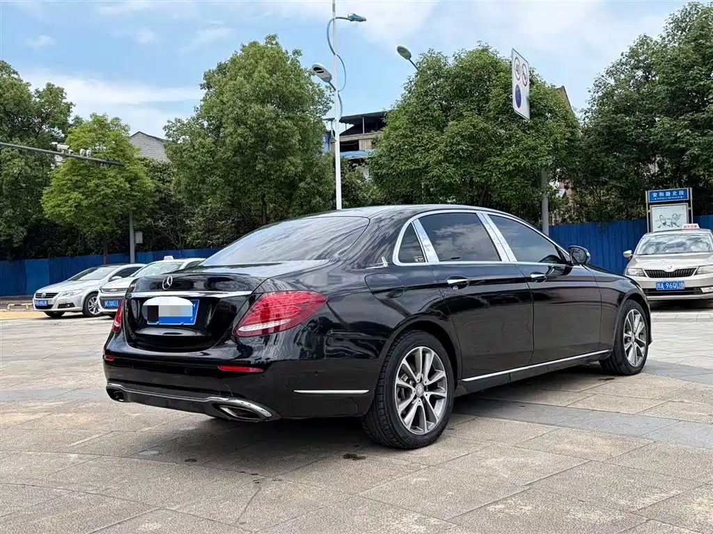 Mercedes-Benz E-Class 2016 E 300 L Fashion Type фото 4