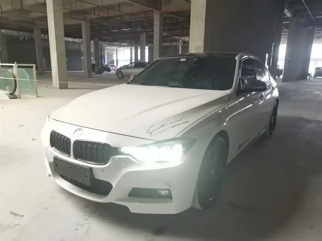 BMW 3 Series 2019 320i M Sport Black Night Edition фото 2