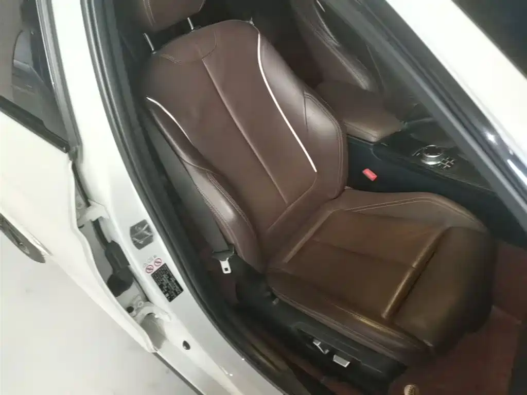BMW 3 Series 2019 320i M Sport Black Night Edition фото 25