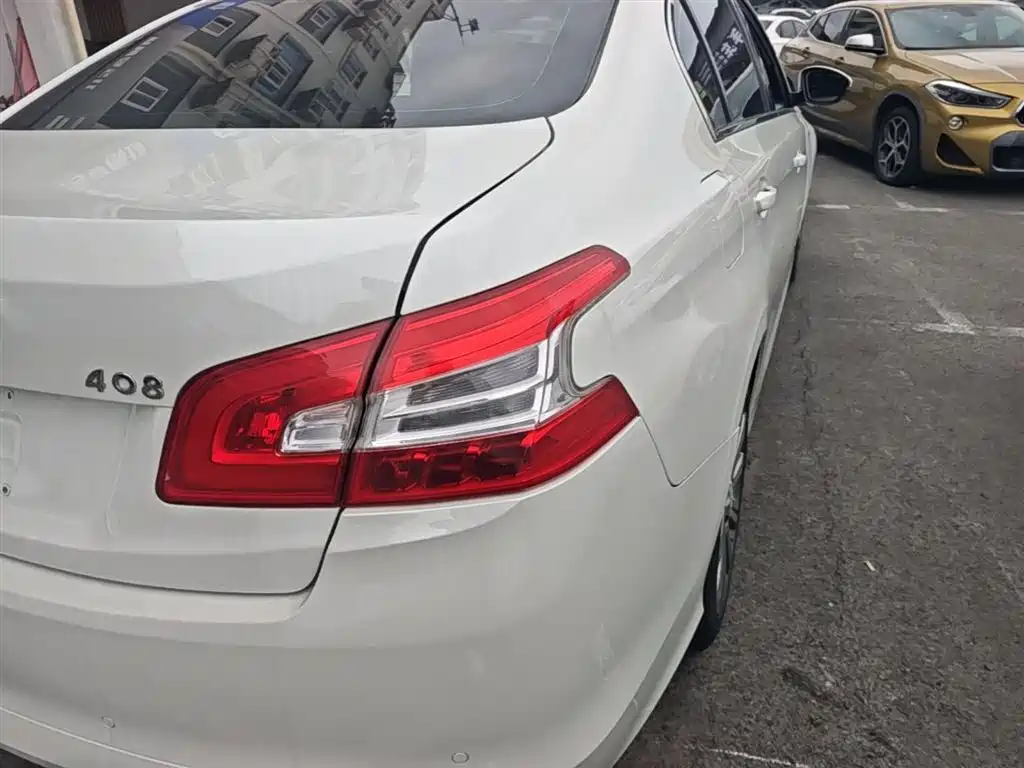 Peugeot 408 2016 1.6T Automatic Luxury Edition фото 8