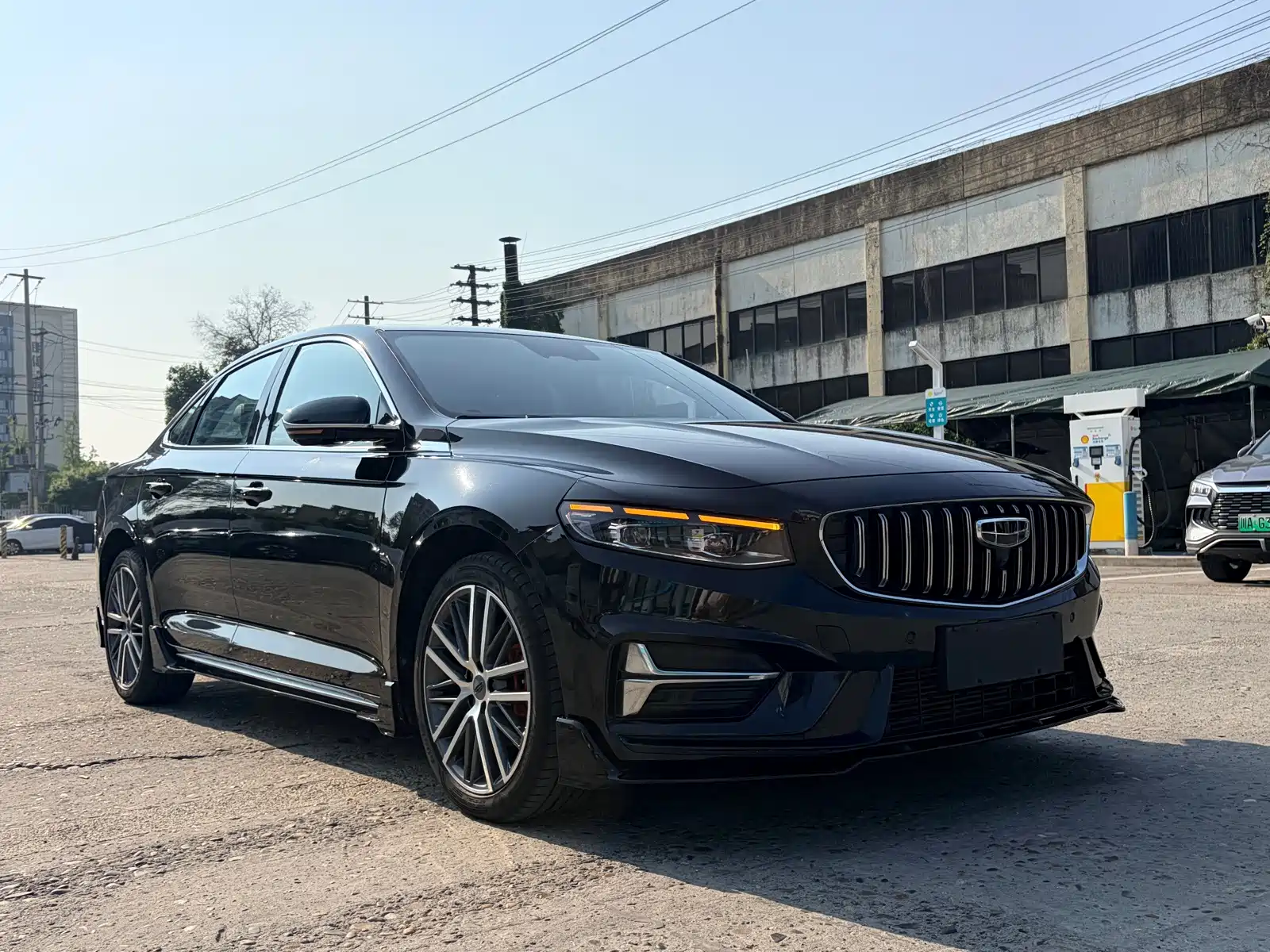 Фото 3 - Geely Preface