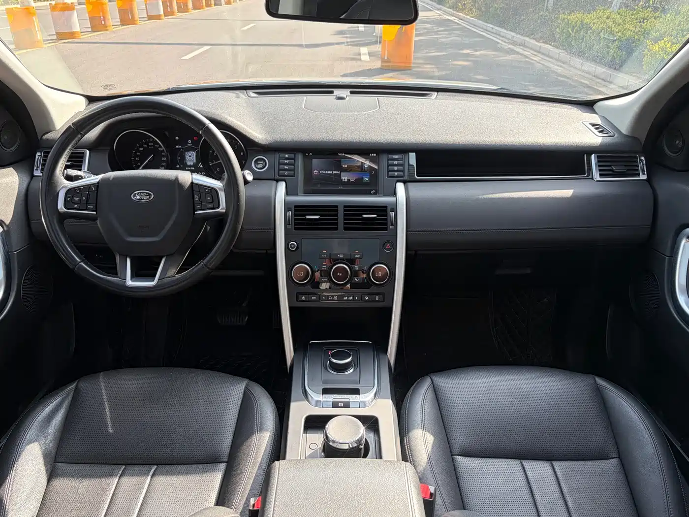 Фото 10 - Land Rover Discovery Sport
