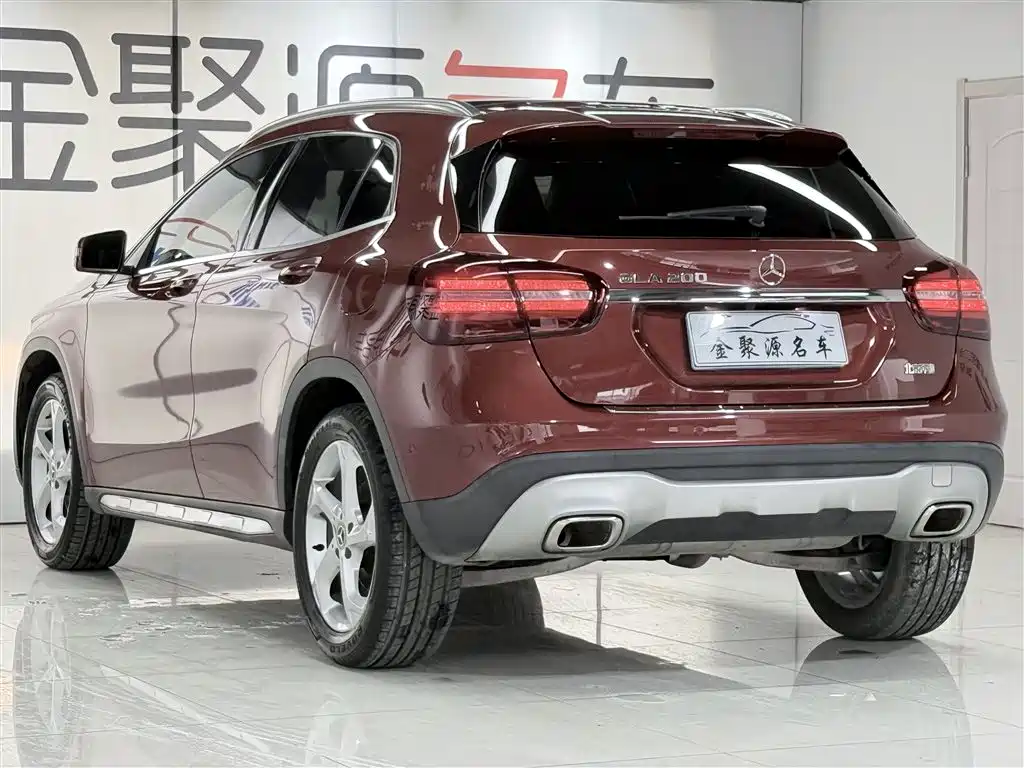 Mercedes-Benz GLA 2018 GLA 200 Dynamic фото 4