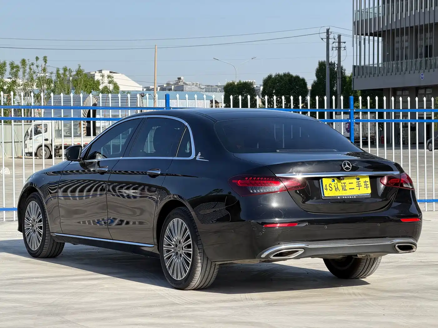 Mercedes-Benz E-Class 2021 E 300 L Fashion фото 26