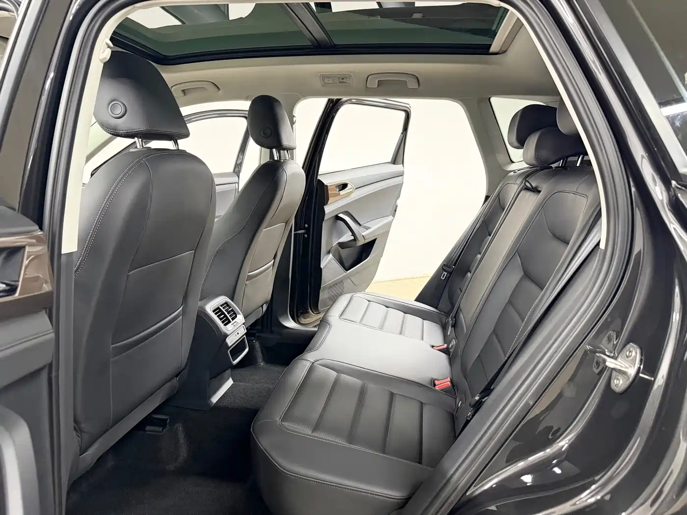 Volkswagen Tharu 2021 Model 280TSI 2WD Luxury Edition фото 8