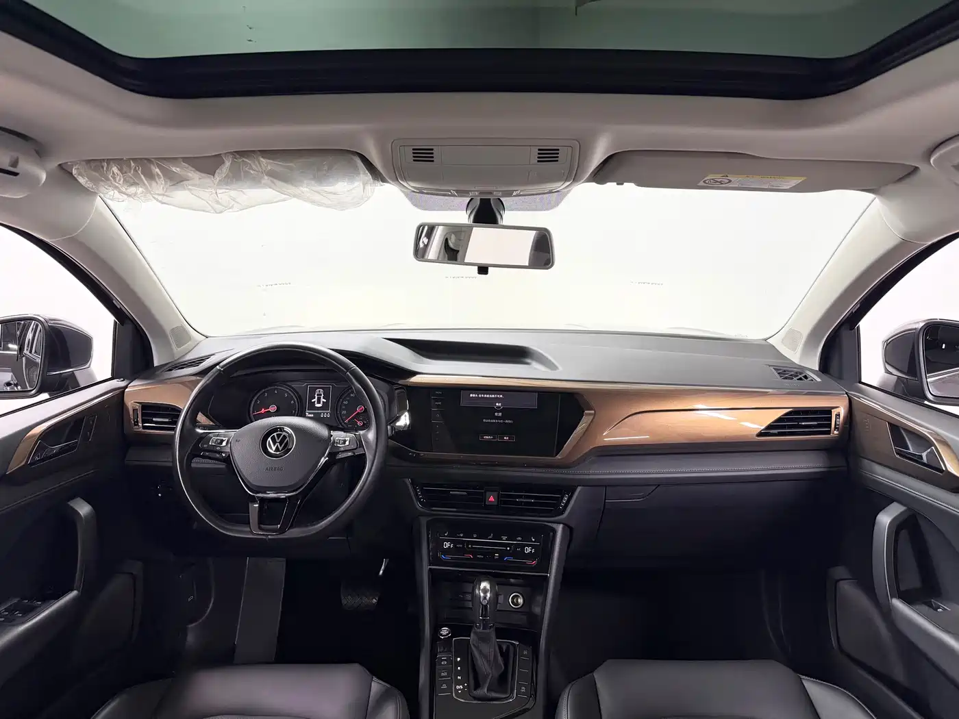 Volkswagen Tharu 2021 Model 280TSI 2WD Luxury Edition фото 11