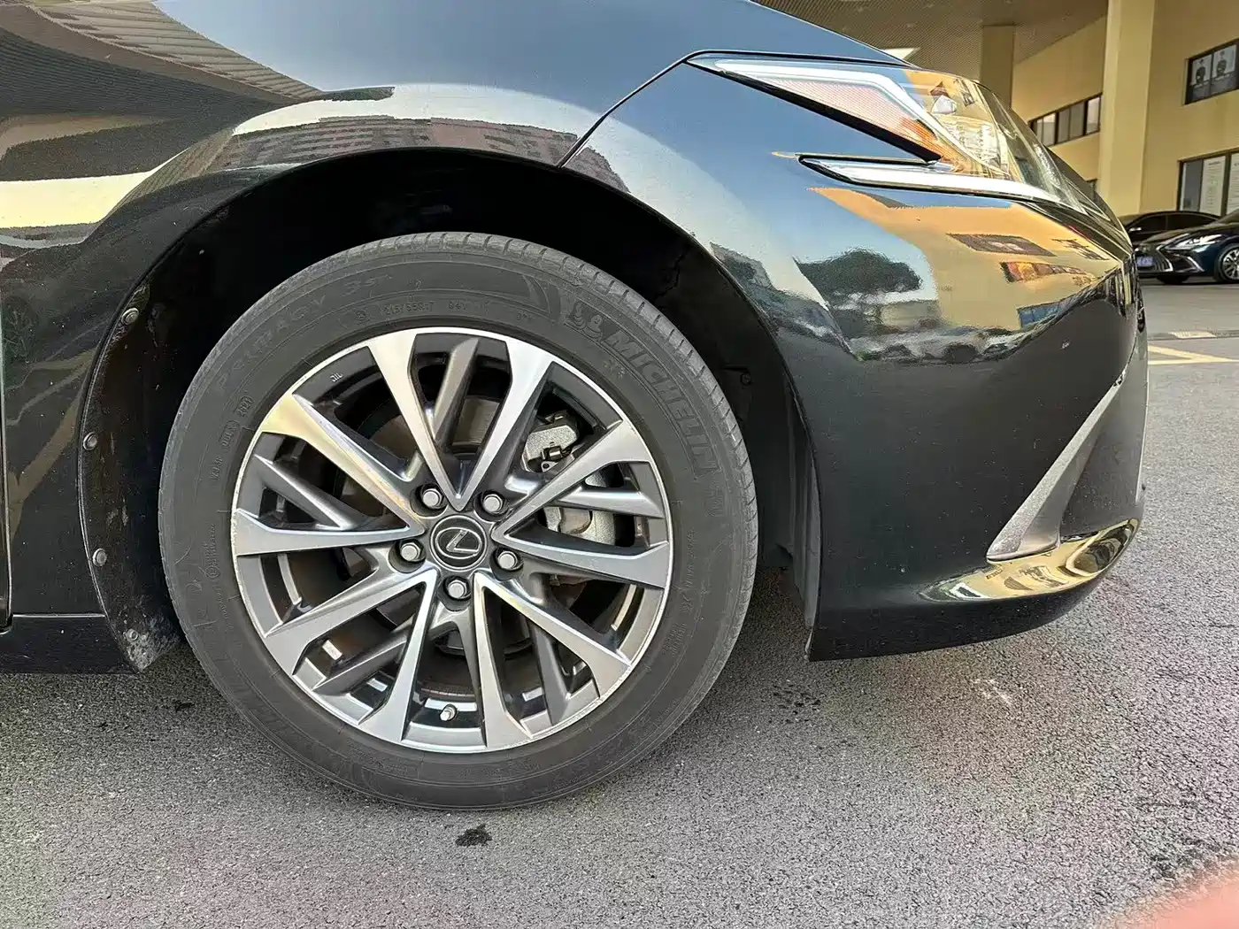 Lexus ES 2021 300h Excellence Edition фото 24