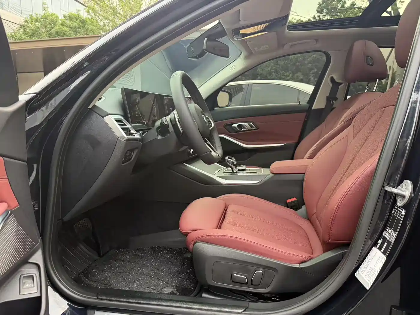 BMW 3 Series 2025 325i M Sport Package фото 4