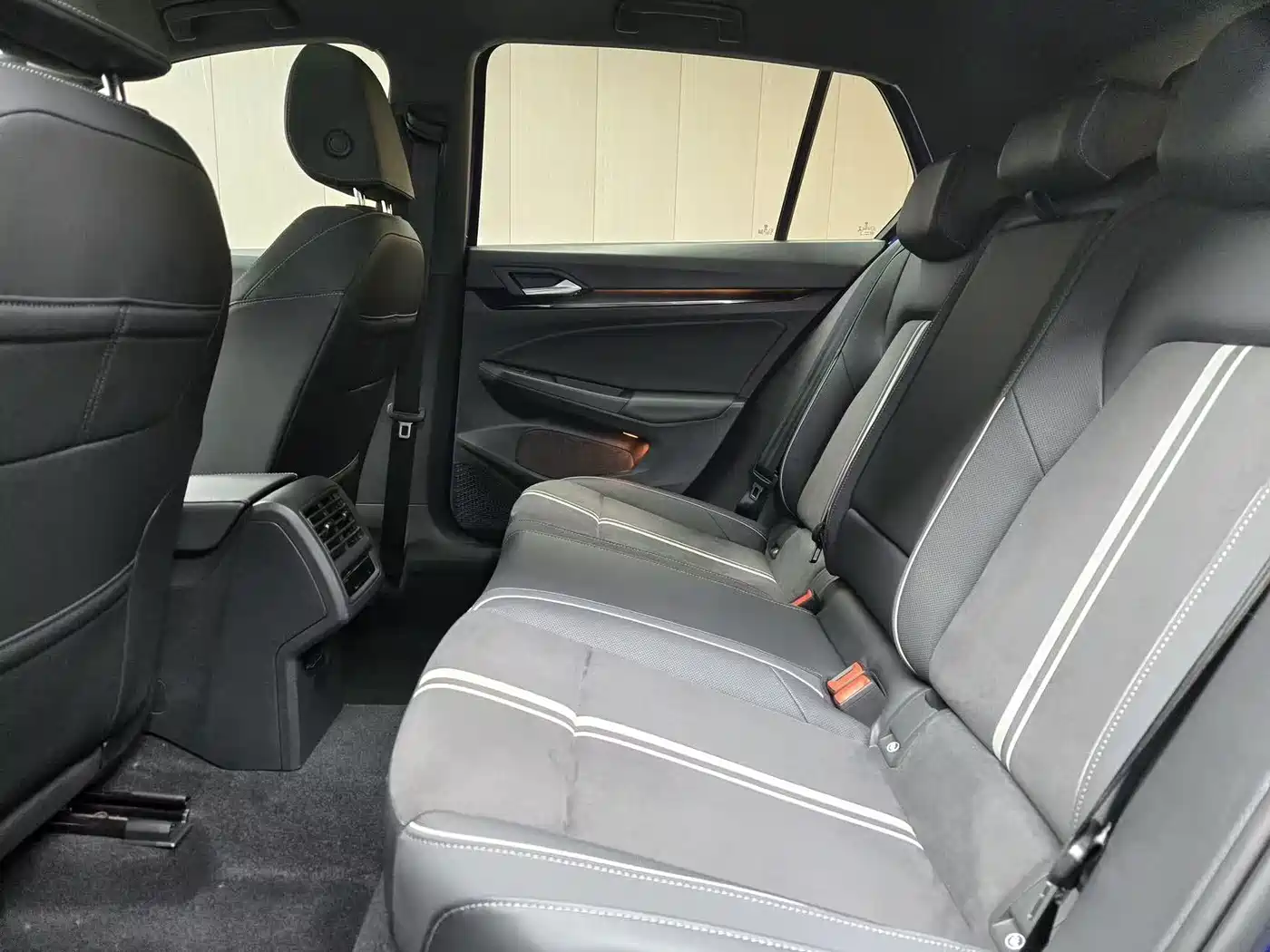 Volkswagen Golf 2021 280TSI DSG R-Line фото 9