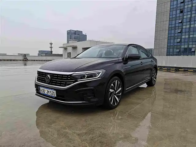 Volkswagen Passat 2024 380TSI Dragon Glory Edition — фото 1
